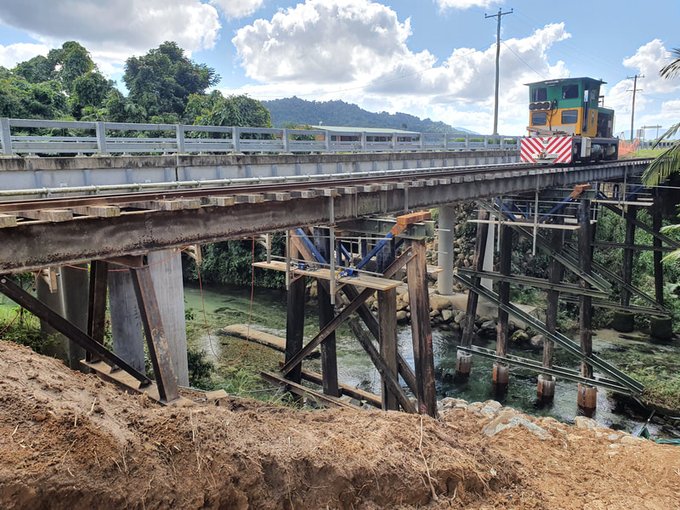 Load testing of rail bridge using strain gauges